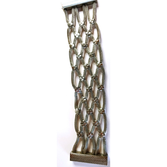 Chunky Bracelet Magnetic Silvertone Mesh Flower Modern 7.5" Flower-Pre Owned - Picture 9 of 16